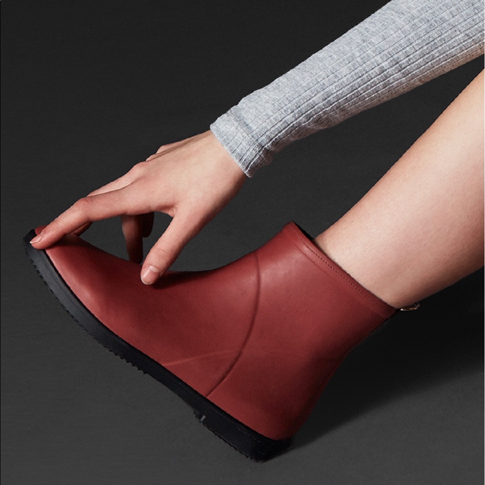Alice + Whittles | Red Ankle Rain Boot | Size 8